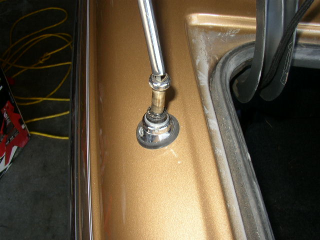 Install mercedes antenna mast